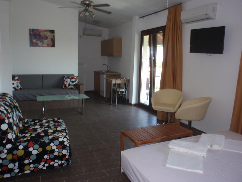 Petrouda'S Apartments Samothráki Extérieur photo