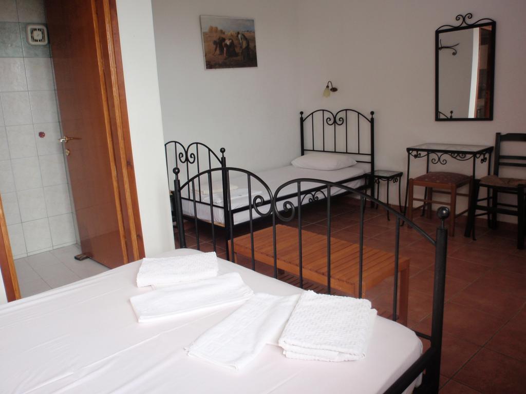 Petrouda'S Apartments Samothráki Extérieur photo