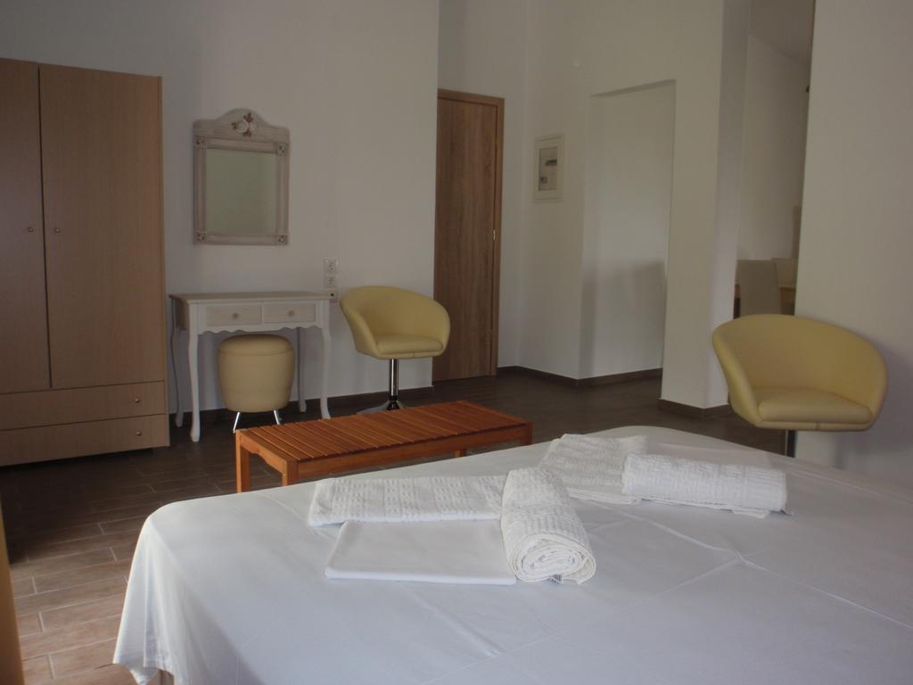 Petrouda'S Apartments Samothráki Extérieur photo